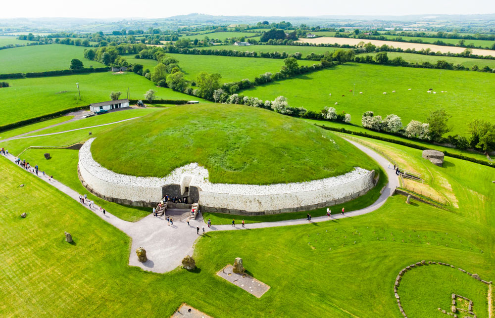 You are currently viewing The Incredible Megalithic Tomb of Newgrange: A Trip Through Ireland’s Ancient History