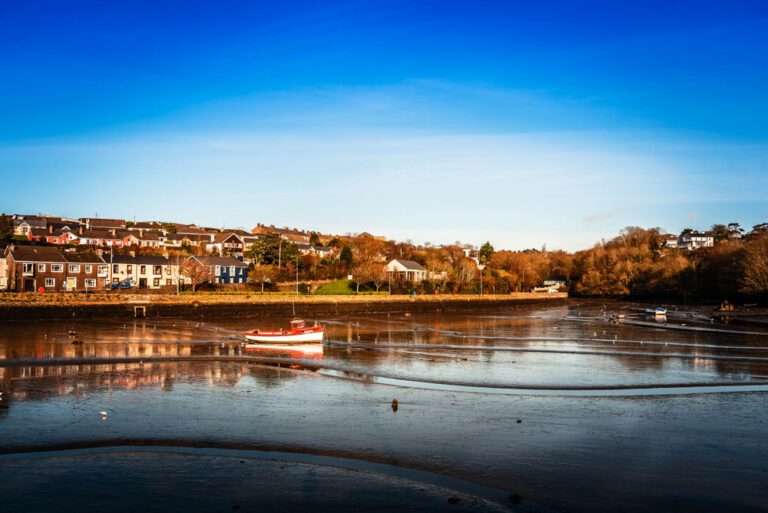 Read more about the article Kinsale Harbour: A Visit to Ireland’s Seaside Foodie Haven