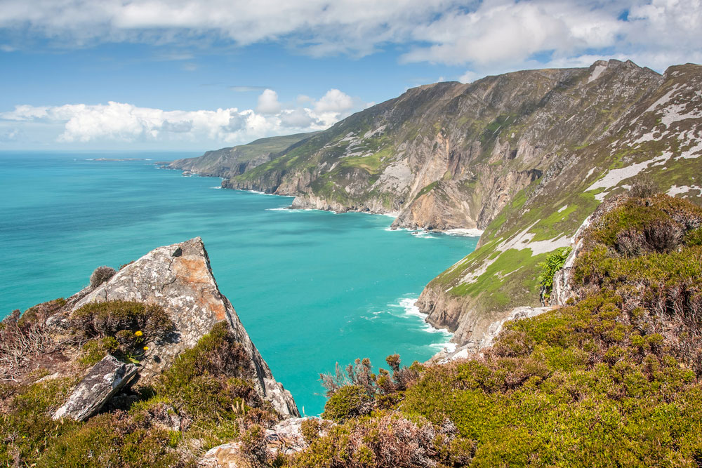 You are currently viewing The Cliffs of Slieve League: Ireland’s Best-Kept Secret for Breathtaking Views