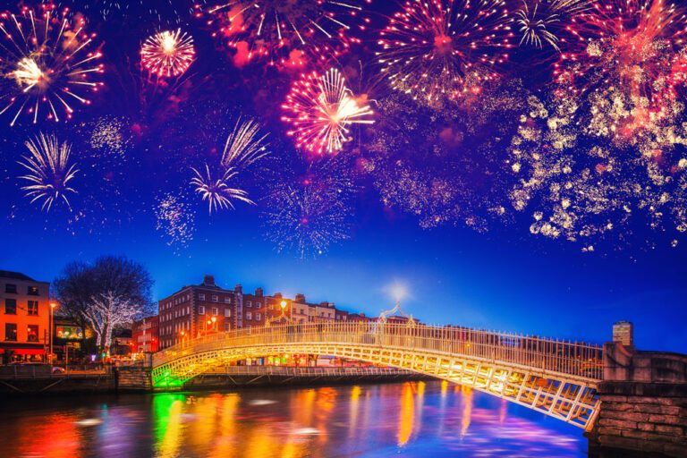 Read more about the article Ring in the New Year in Ireland: A Guide to Unforgettable New Year’s Celebrations Across the Emerald Isle