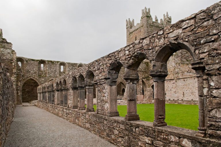 Read more about the article Savoring History at Jerpoint Abbey: A Medieval Ruin in County Kilkenny