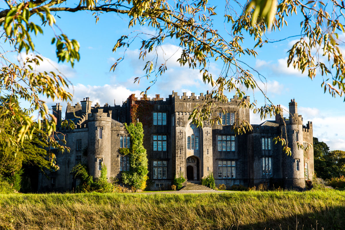 You are currently viewing Enchanting Escapes: The Secret Gardens of Birr Castle