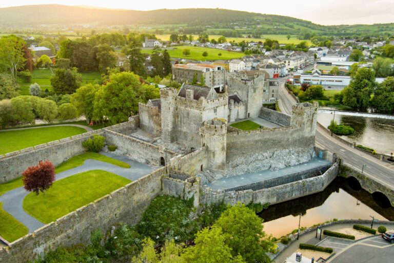 Read more about the article Cahir Castle – A Fortress Frozen in Time