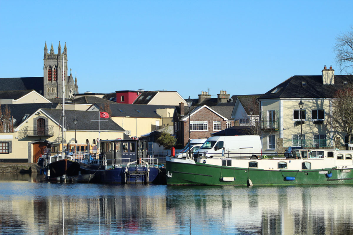 You are currently viewing Discover Carrick-on-Shannon: A Vibrant Town Full of History, Outdoor Adventures, and Culture