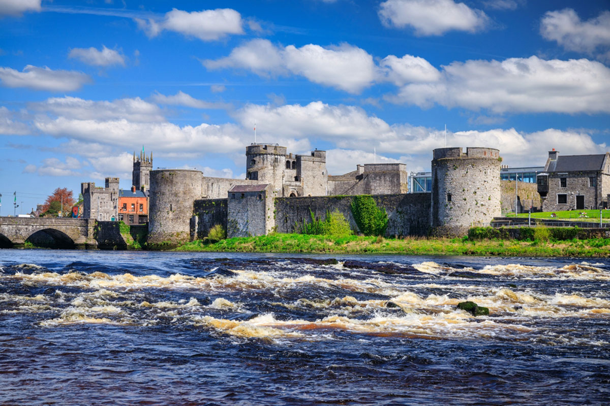 You are currently viewing King John’s Castle: Limerick’s Medieval Fortress