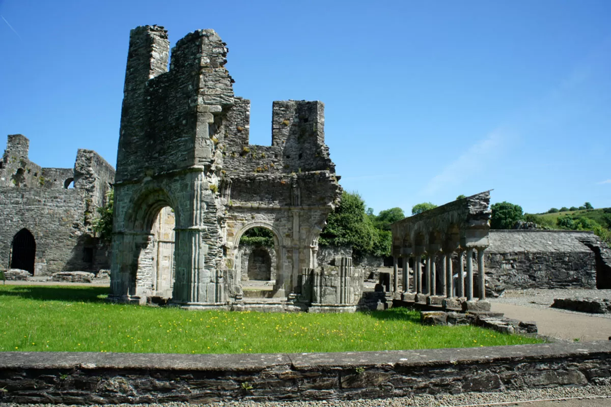 You are currently viewing Mellifont Abbey: Exploring Ireland’s First Cistercian Monastery